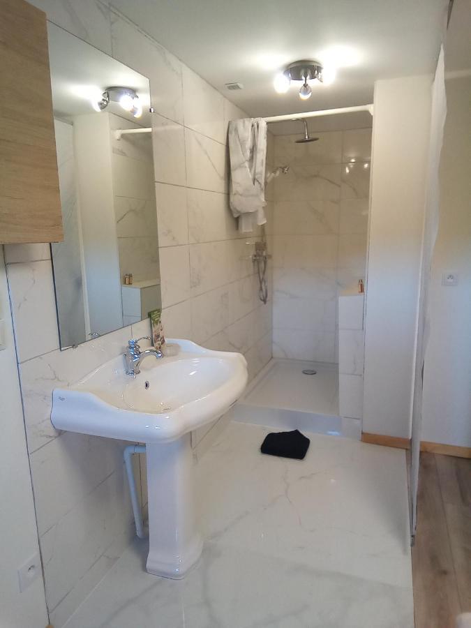 Logement De Charme Coinches Luaran gambar