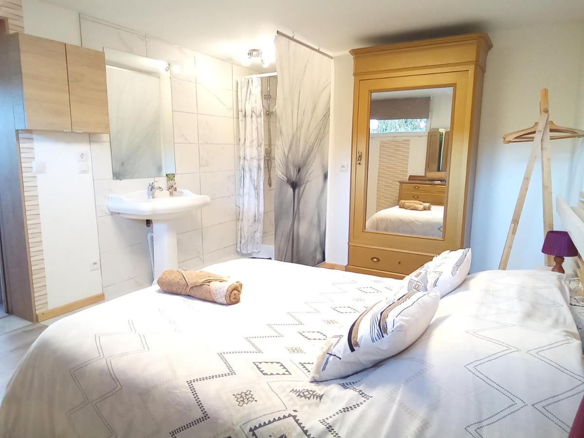 Logement De Charme Coinches Luaran gambar